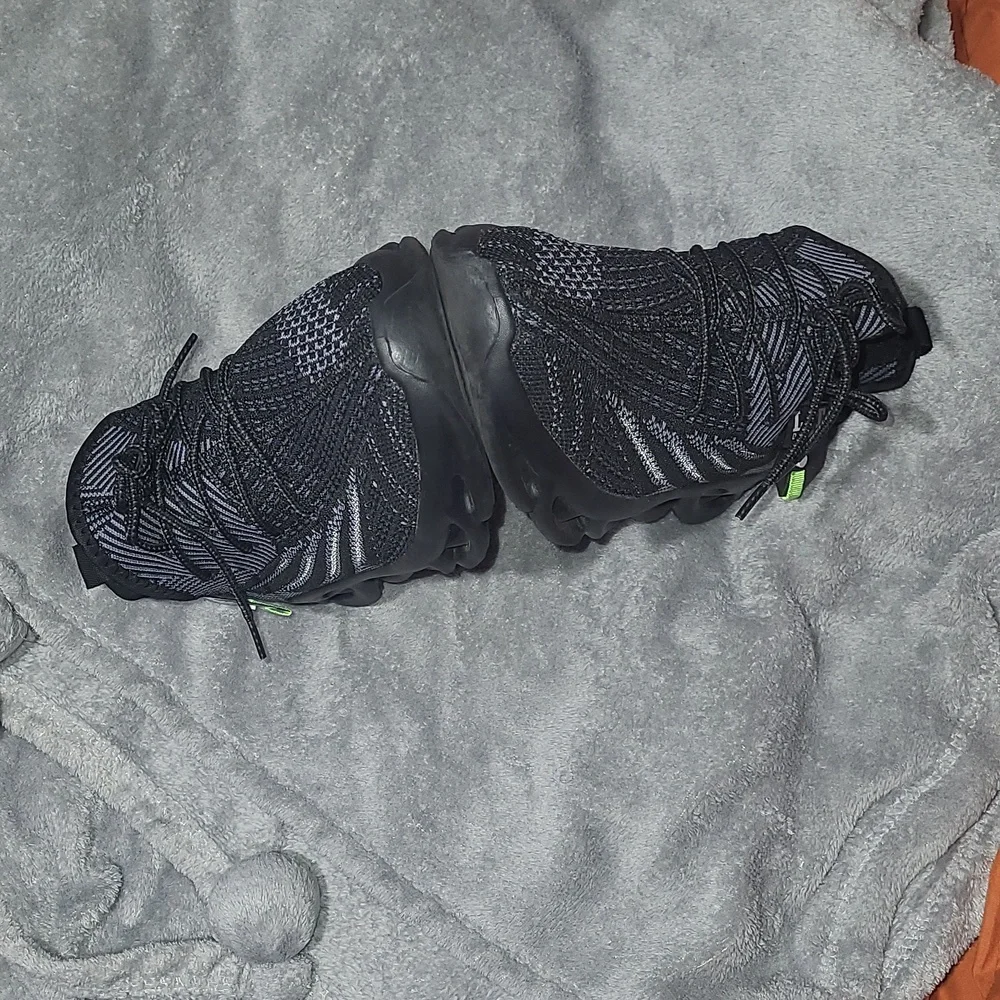 Shoes - Picture 5 of 6